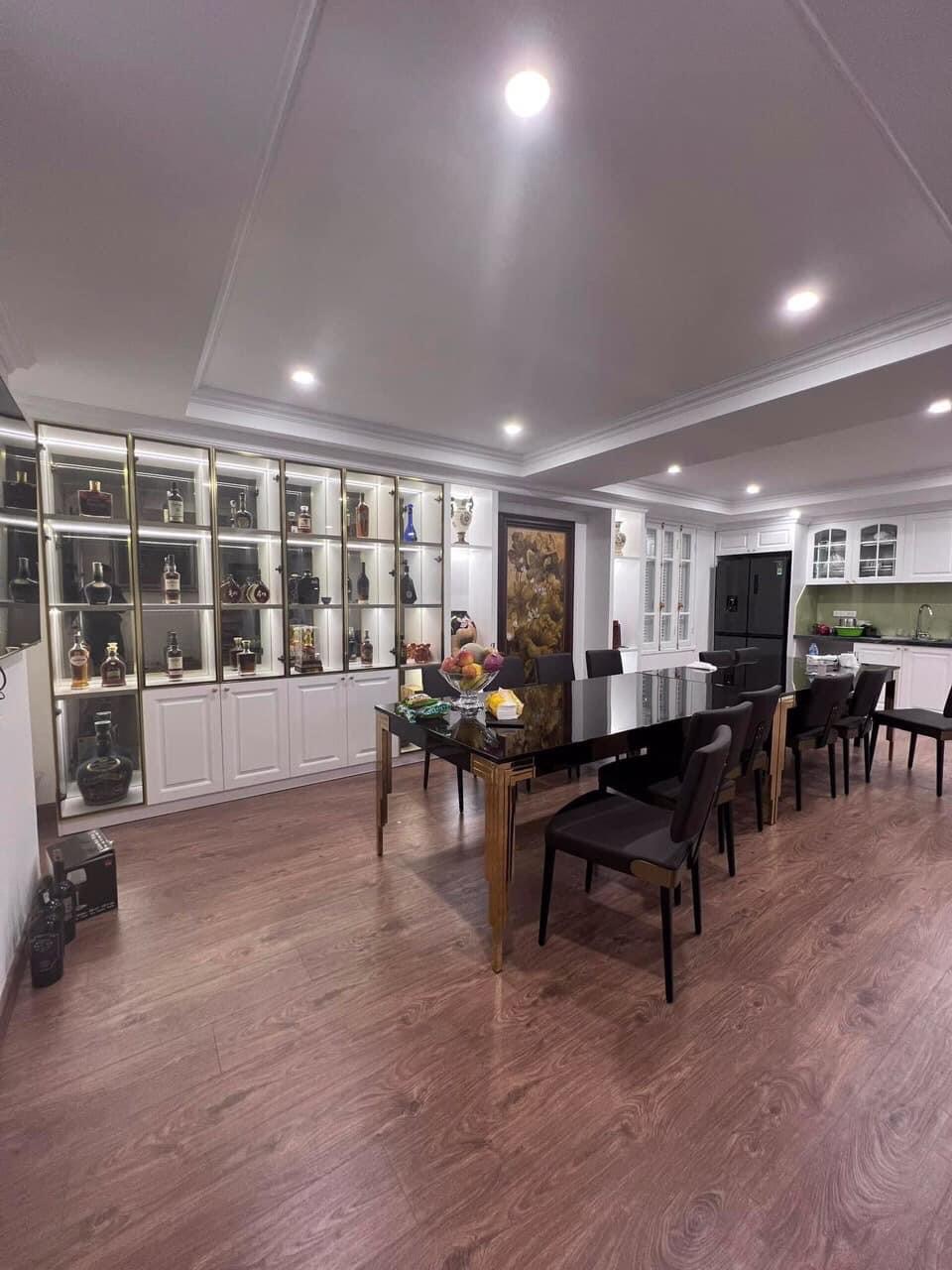 CẦN BÁN NHÀ SIÊU VIP MẶT PHỐ TRUNG KÍNH CẦU GIẤY