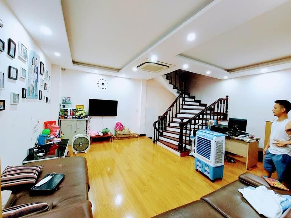 Bán nhà 6tầng Hồ Võ Thị Sáu ,MT rộng, lô góc, ô tô đỗ cửa, ngõ thông.Giá 8,6tỷ. Quận Hai Bà Trưng.