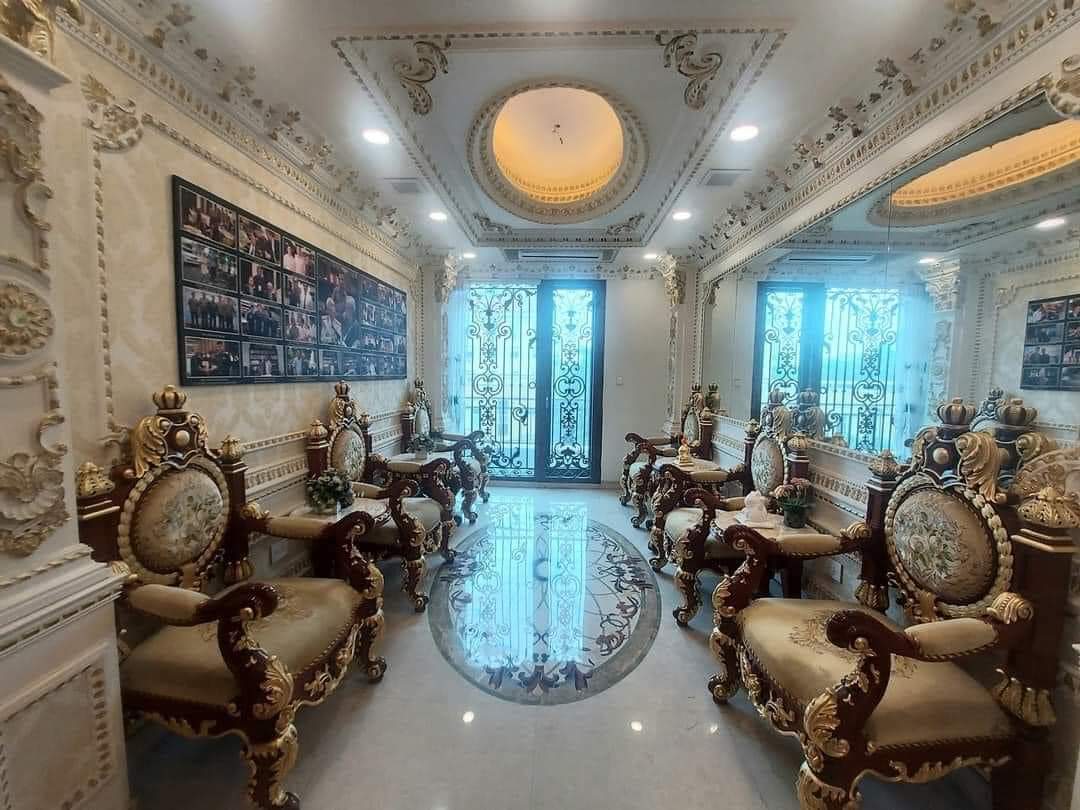 Tòa nhà Cổ Linh, 110m2, 6 tầng, thang máy. Mặt tiền 7m, KD chỉ 15 tỷ view vườn hoa