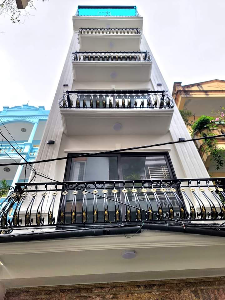 Em Cần Bán Nhà Quận Thanh Xuân 40m2, Gara Ô Tô, Giá Hơn 8 Tỷ.