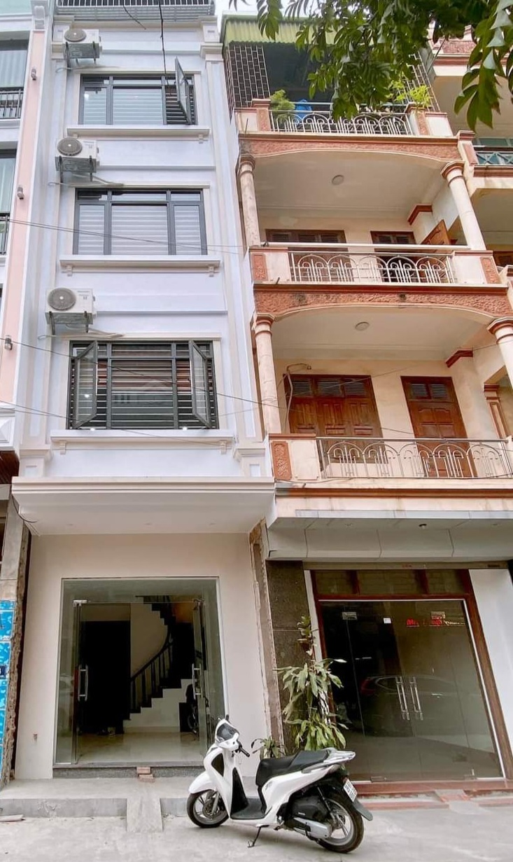 NHÀ BÁN THÁI THỊNH DT60M. 5TẦNG. NHỈNH 13 TỶ. ĐANG CẦN BÁN.