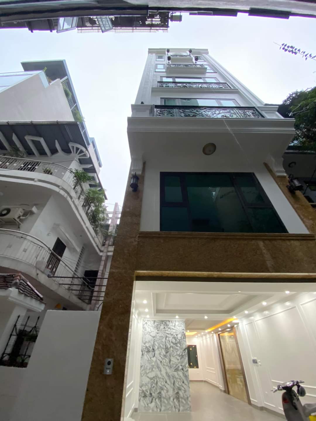 VÍP ĐỐNG ĐA Ô TÔ ĐỖ NGÀY ĐÊM THANG MÁY NHẬP NGOẠI THIẾT KẾ HIỆN ĐẠI GẦN PHỐ KINH DOANH PHÂN LÔ CÁN BỘ.