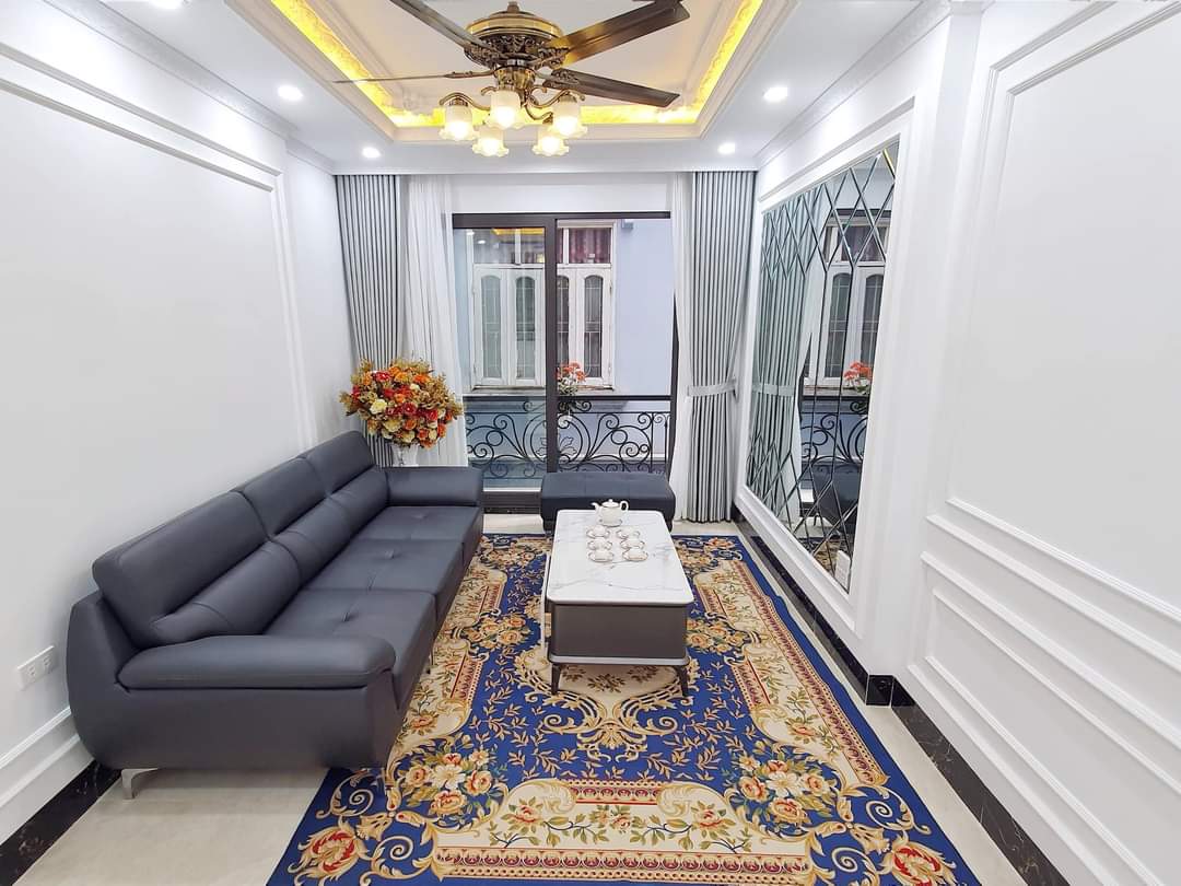 BÁN NHÀ THỊNH QUANG - HOA HẬU ĐỐNG ĐA - NGÕ THOÁNG, BA GÁC ĐUA - 4 PHÒNG NGỦ, TẶNG FULL NỘI THẤT CAO CẤP 44M2 4T GẦN 4M MT