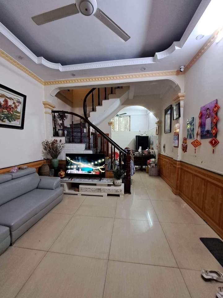 Bằng A 37m2 giá 3 tỷ .Bán Gấp .NHÀ DÂN XÂY BTCT CHẮC CHẮN