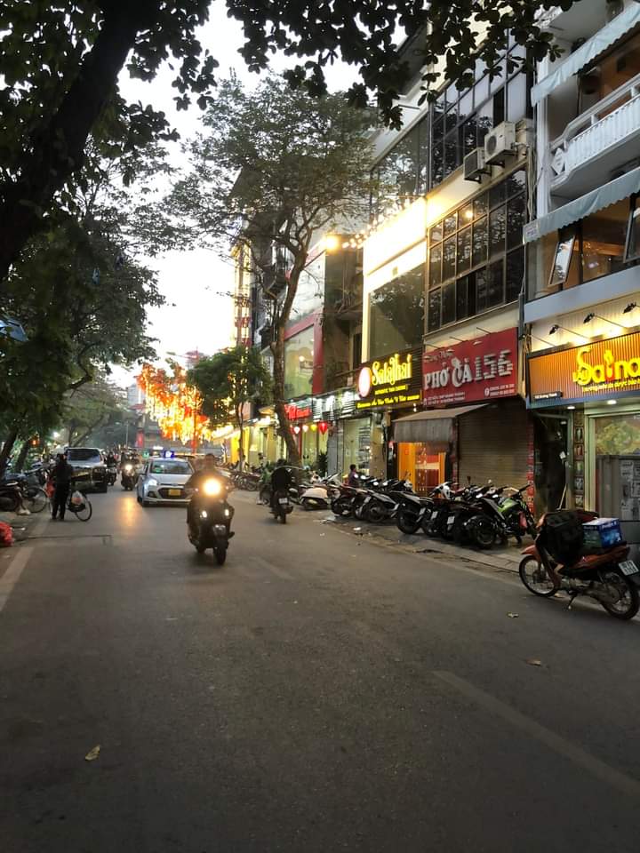 Bán nhà MP Nguyễn Thị Thập 115m2 lô góc 2 vỉa hè, 57.8 tỷ