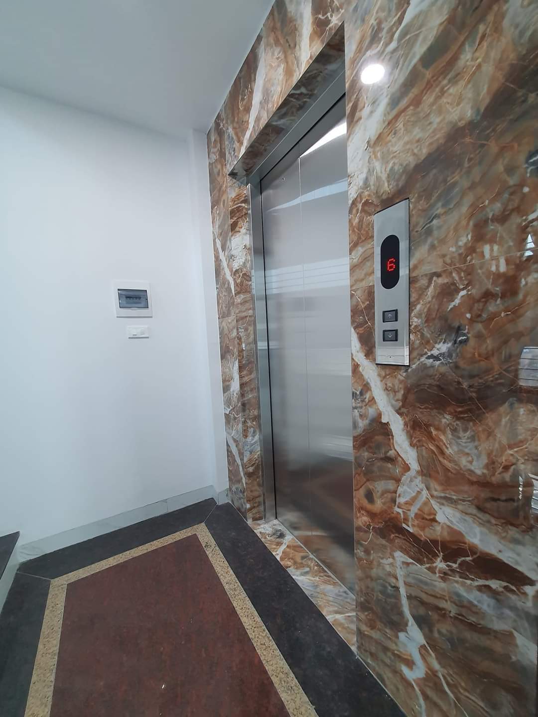 SIÊU PHẨM _CẦU GIẤY _ MẶT NGÕ THÔNG - Ô TÔ - THANG MÁY- KINH DOANH