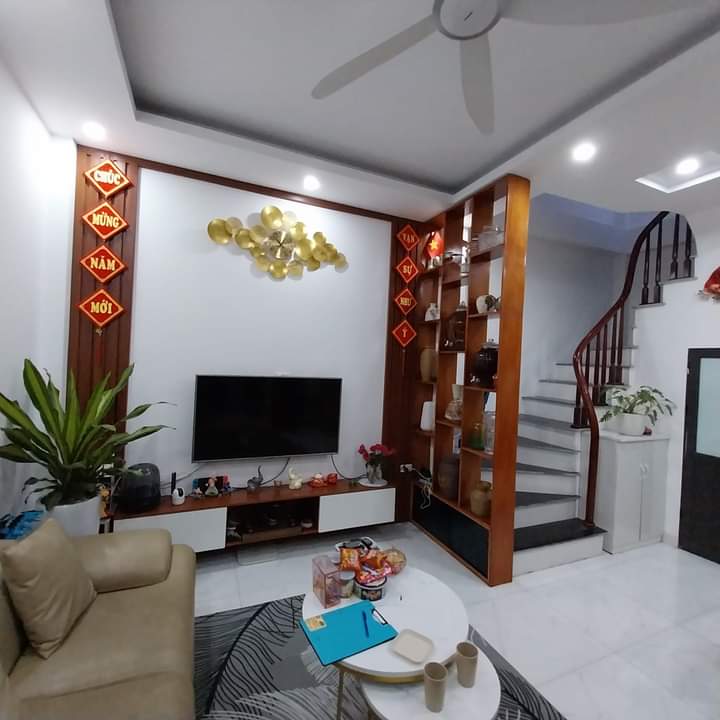 Em Đang Cần Bán Gấp 1 Căn Nhà Tại Văn La - Hà Đông, Full Nội Thất Cực Đẹp, Giá Chỉ Hơn 3 Tỷ.