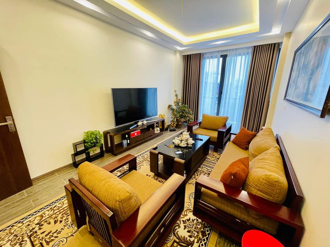 SIÊU PHẨM_ QUẬN CẦU GIẤY . LÔ GÓC SIÊU ĐẸP - SIÊU THOÁNG - KINH DOANH VÔ ĐỐI - VỈA HÈ RỘNG NHƯ ĐƯỜNG - TIỀM NĂNG CỰC HÓT.