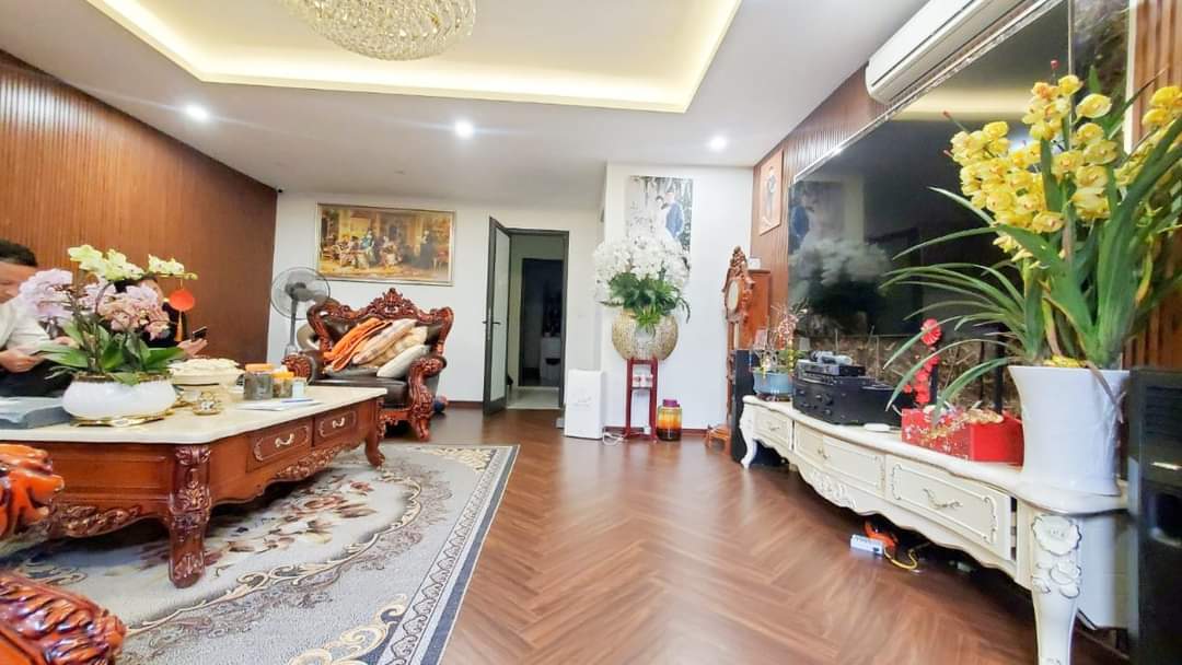 SIÊU PHẨM MẶT PHỐ CỰC VIP _ QUẬN CẦU GIẤY . LÔ GÓC SIÊU ĐẸP - SIÊU THOÁNG - KINH DOANH VÔ ĐỐI - VỈA HÈ RỘNG NHƯ ĐƯỜNG - TIỀM NĂNG CỰC HÓT.