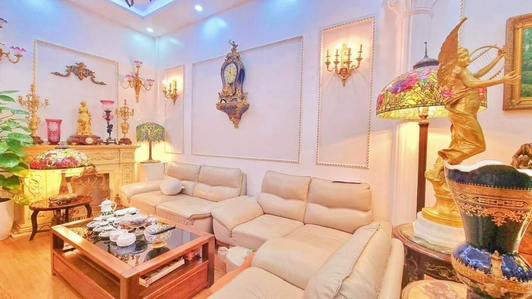 SIÊU PHẨM MẶT PHỐ TT _ QUẬN CẦU GIẤY . LÔ GÓC SIÊU ĐẸP - SIÊU THOÁNG - KINH DOANH VÔ ĐỐI - VỈA HÈ RỘNG NHƯ ĐƯỜNG - TIỀM NĂNG CỰC HÓT.