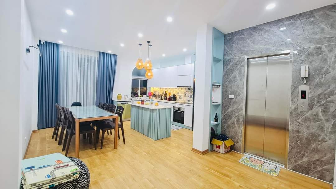 Ba Đình 45m ,5 tầng. Thang Máy. Ô tô vào nhà.gía nhỉnh 8 tỷ