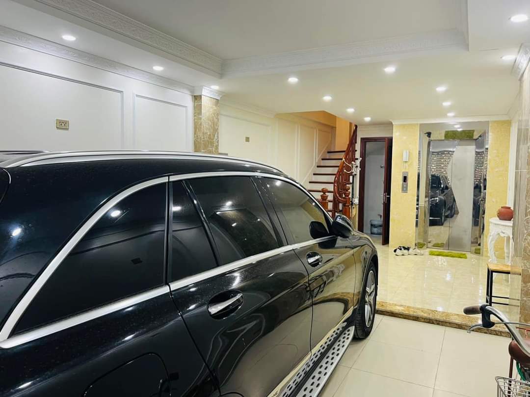 Bán nhà gần ngõ 78 Duy Tân, Cầu Giấy, nhà đẹp, thang máy, ô tô, 49m2, giá 9.8tỷ