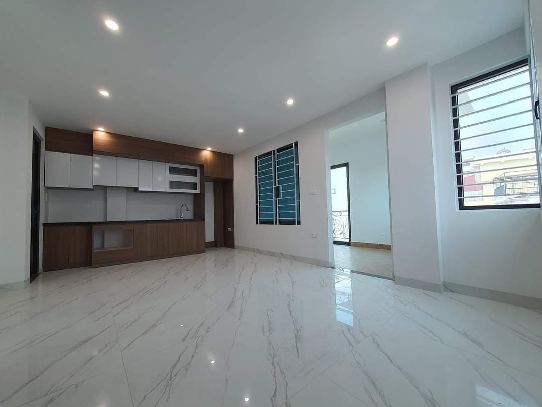 SIÊU PHẨM CỰC HÓT _CẦU GIẤY .KINH DOANH - GARA - LÔ GÓC - Ô TÔ TRÁNH - THANG MÁY NHẬP. DT:50M×6T_MT:9M_GIÁ :15TỶ.