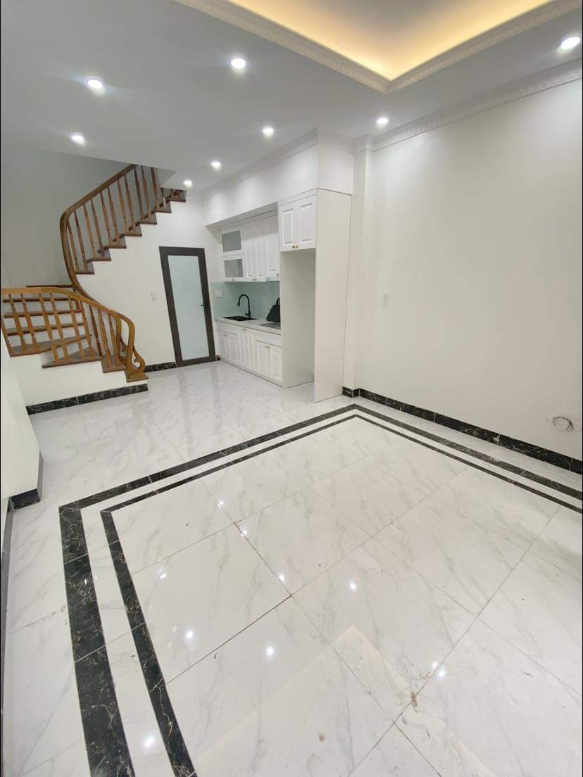 Hàng hiếm nhà Ngọc Lâm,Long Biên. 30,5m2 . 5 tầng, MT 4m.Mới đẹp, ô tô, kinh doanh