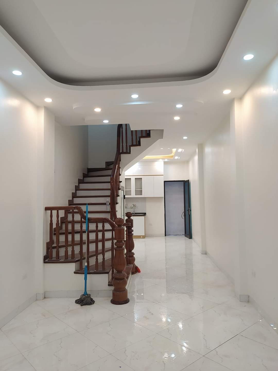 BÁN NHÀ TRUNG TÂM QUẬN CẦU GIẤY, DT 41M, GIÁ 6,7 TỶ.