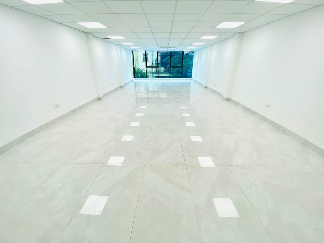 CỰC HIẾM, TRUNG TÂM CẦU GIẤY, KINH DOANH ÔTÔ ĐỖ CỬA.