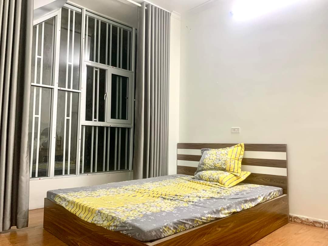 Bán nhà ngõ 559 Kim Ngưu, HBT, DT28m2 x 3 tầng, MT5m, giá chỉ 2 tỷ, nở hậu,