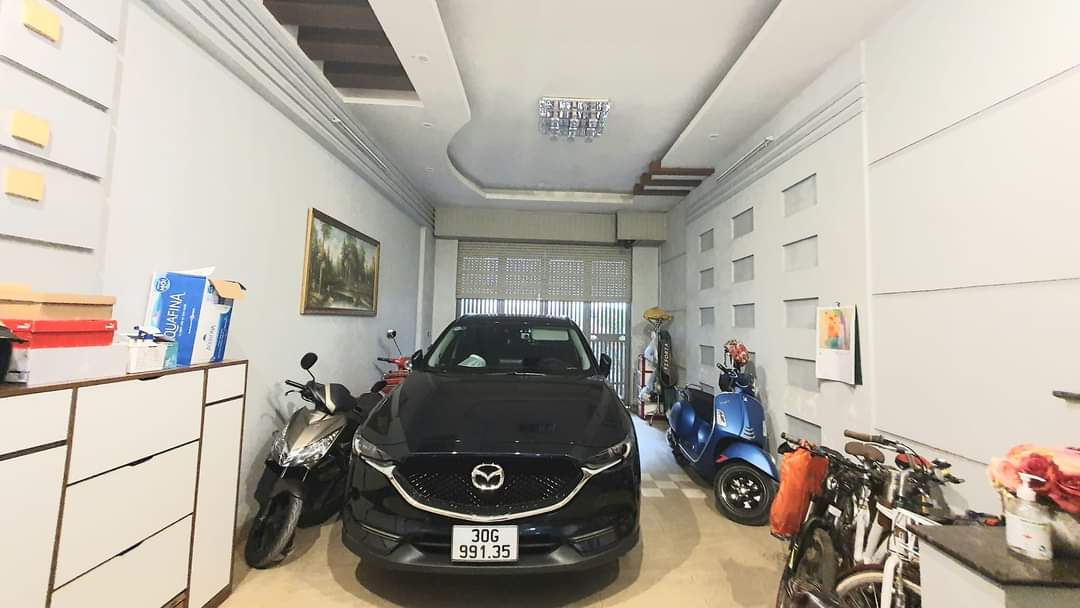 Bán nhà mặt ngõ vip Nguyễn Chí Thanh, gara ô tô 7 chỗ, sẵn ô chờ thang máy