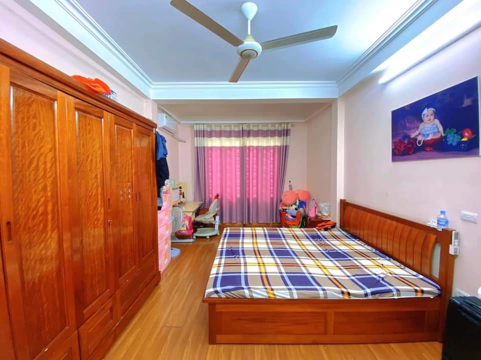 Bán nhà Hoàng Cầu phân lô ô tô 5 tầng mt 5m nhà đẹp nhiều tiện ích