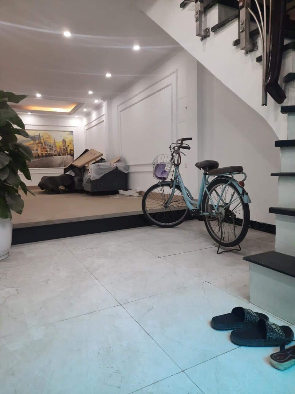 Cách ô tô 30m - trung tâm quận Thanh Xuân - ngõ thông - sổ nở hậu