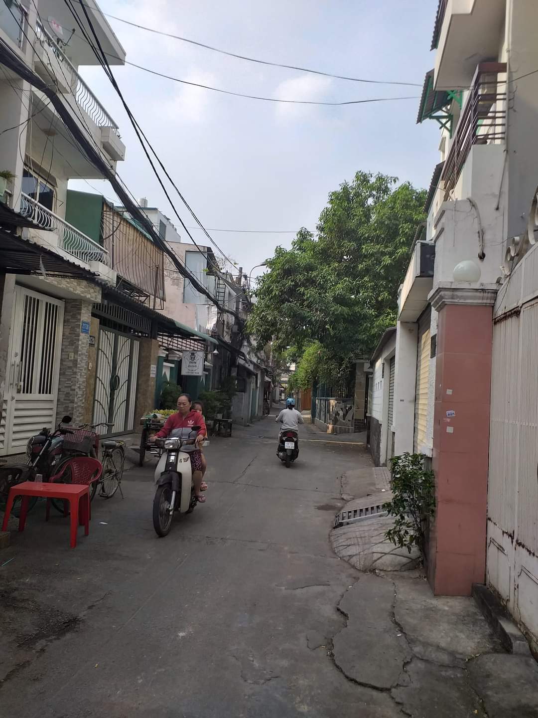 Nhà hẻm ô tô - 3 tầng - Bùi Đình Túy - Ngang 4m - Giá chỉ 6.5 tỷ