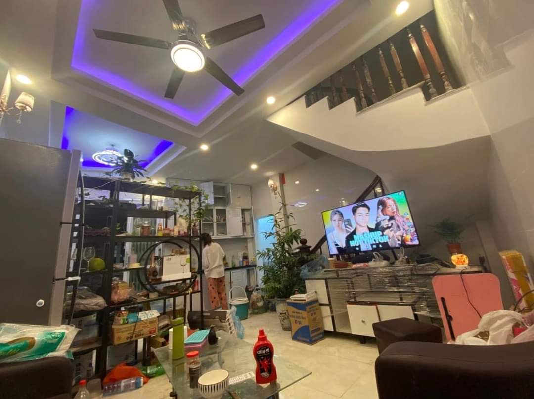 NHỎ TIỀN - NỘI THẤT ĐẸP - NGÕ 3 GÁC ĐỖ CỬA