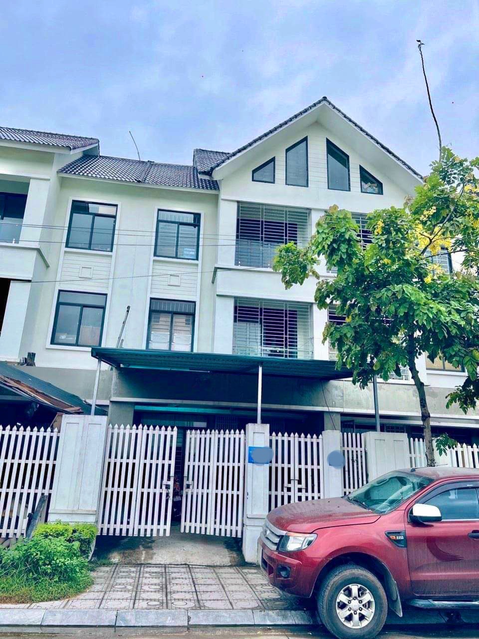 GIÁ BÁN CỰC TỐT, liền kề 120m2 Geleximco D, hoàn thiện cơ bản, chính chủ cần bán, 9.5 tỷ