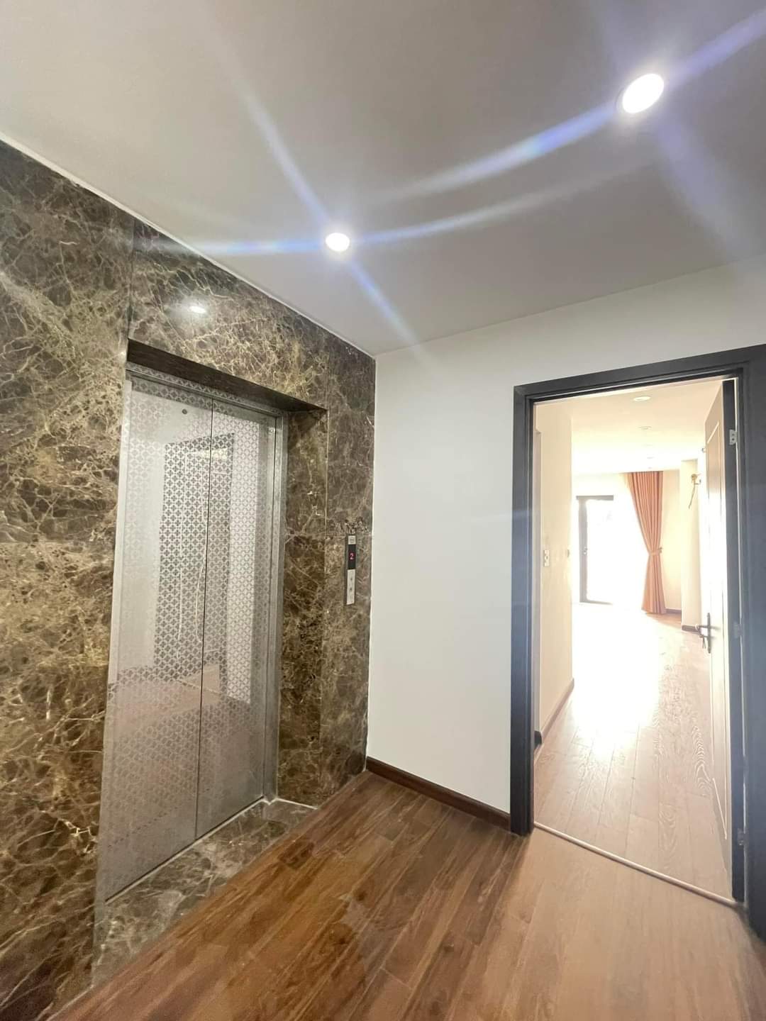 Mặt Phố phân lô Nguyễn Trãi, Thanh Xuân, 90m2, 7 tầng, Thang máy, giá 14.8 tỷ