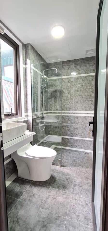 Hỗ trợ xem miễn phí 0988622839 + Nhà đẹp , ngõ rộng ba ngác tránh , full nội thất + Tiện ích ngập tràn + Pháp lý sạch, sổ đỏ đầy đủ, nở hậu.