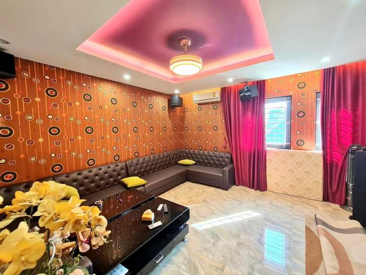 Biệt thự thang máy - Gara Ô tô - Phân lô - Vỉa hè - 2 mặt ngõ - Nội thất đẳng cấp
