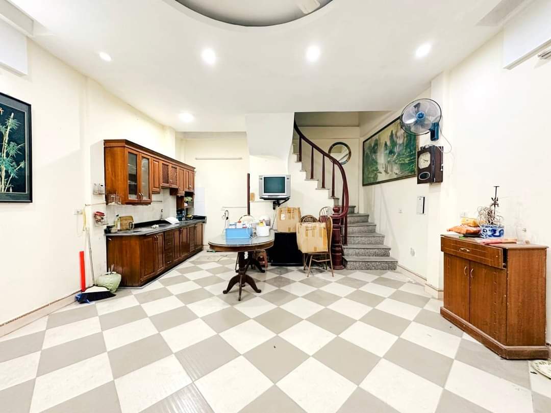 Bán nhà 5 tầng ngõ 79 Cầu Giấy, 35m2, gần Oto, ở sướng, chỉ 3.x tỷ