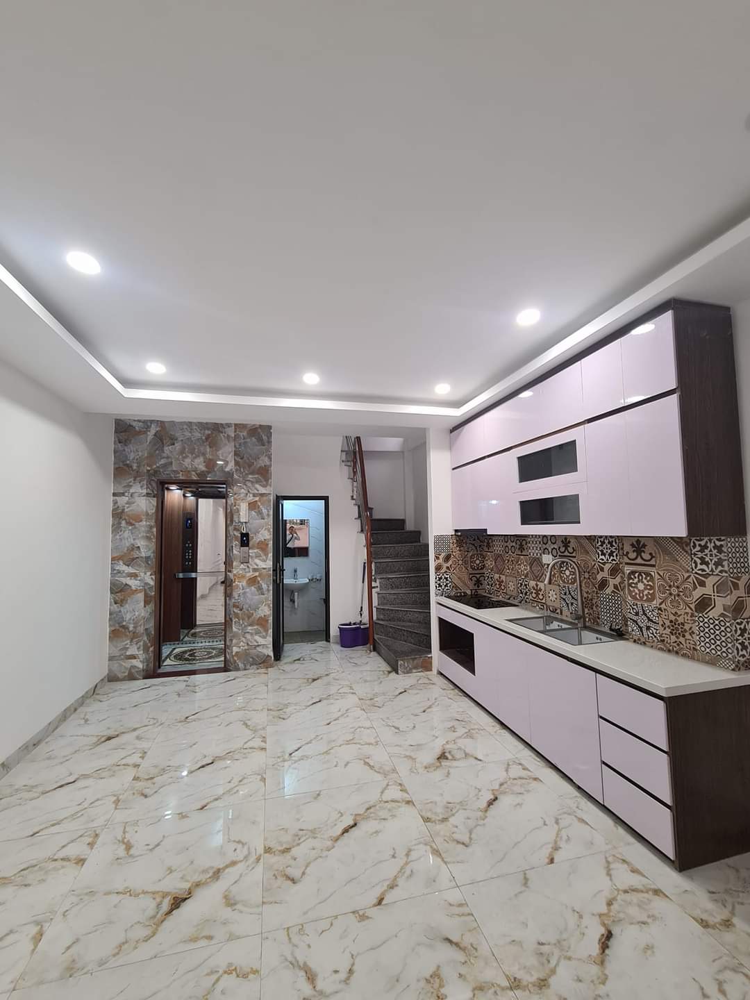 Bán gấp 2 căn nhà mới xây 6 tầng 45m, thang máy, ô tô, kinh doanh. Giá chỉ 7.2 tỷ