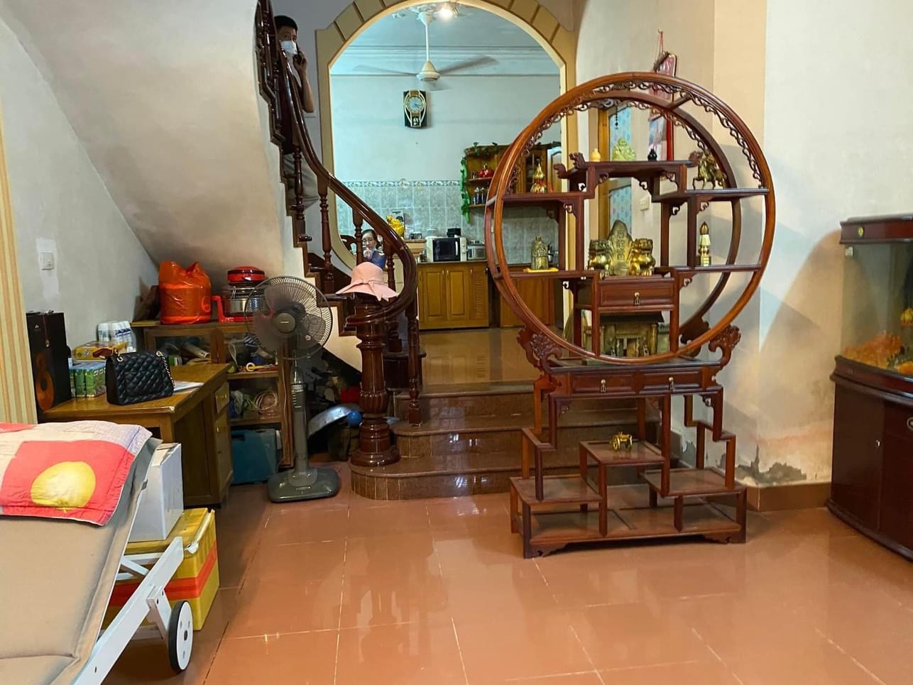 Chủ cần tiền bán gấp nhà phân lô 238 Hoàng Quốc Việt Cầu Giấy 40x4 tầng giá nhỉnh 9,5 tỷ.