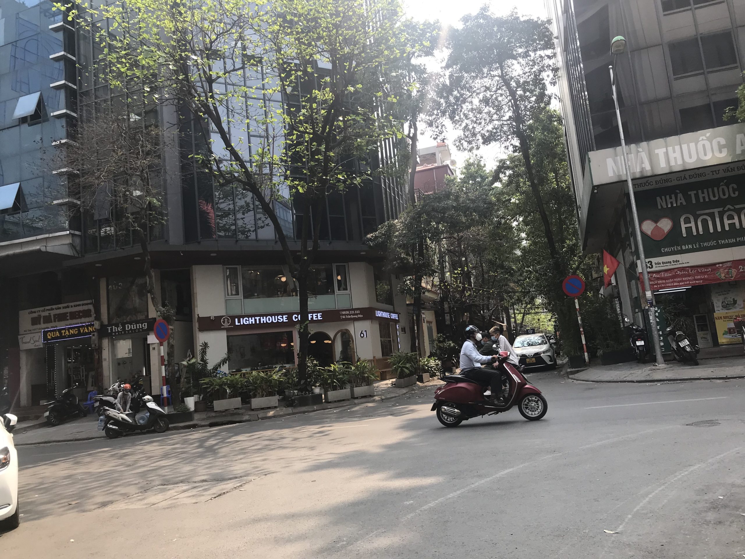 BÁN NHÀ RIÊNG TRẦN QUANG DIỆU ĐỐNG ĐA Ô TÔ TRÁNH ĐỖ KD VĂN PHÒNG 6 tỷ 5 LH:0975936436