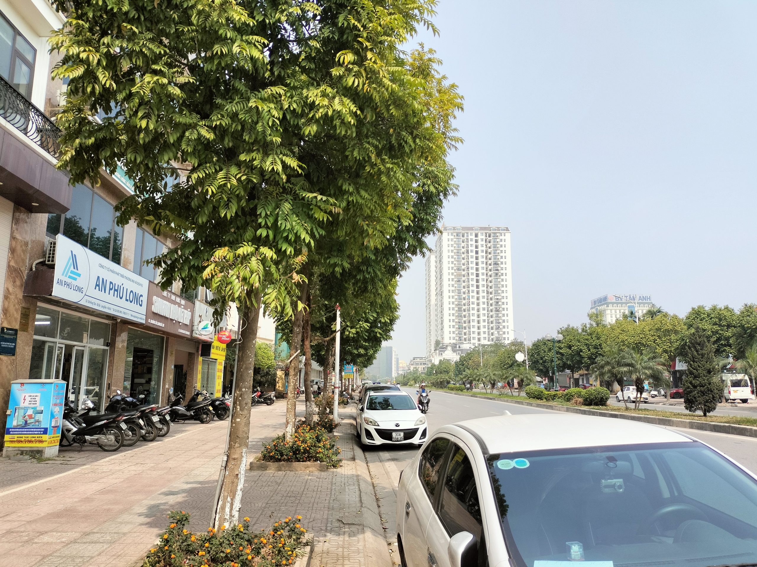 Bán nhà mặt phố Hồng Tiến Long Biên Hà Nội DT 80m 5T MT 5m 20 tỷ