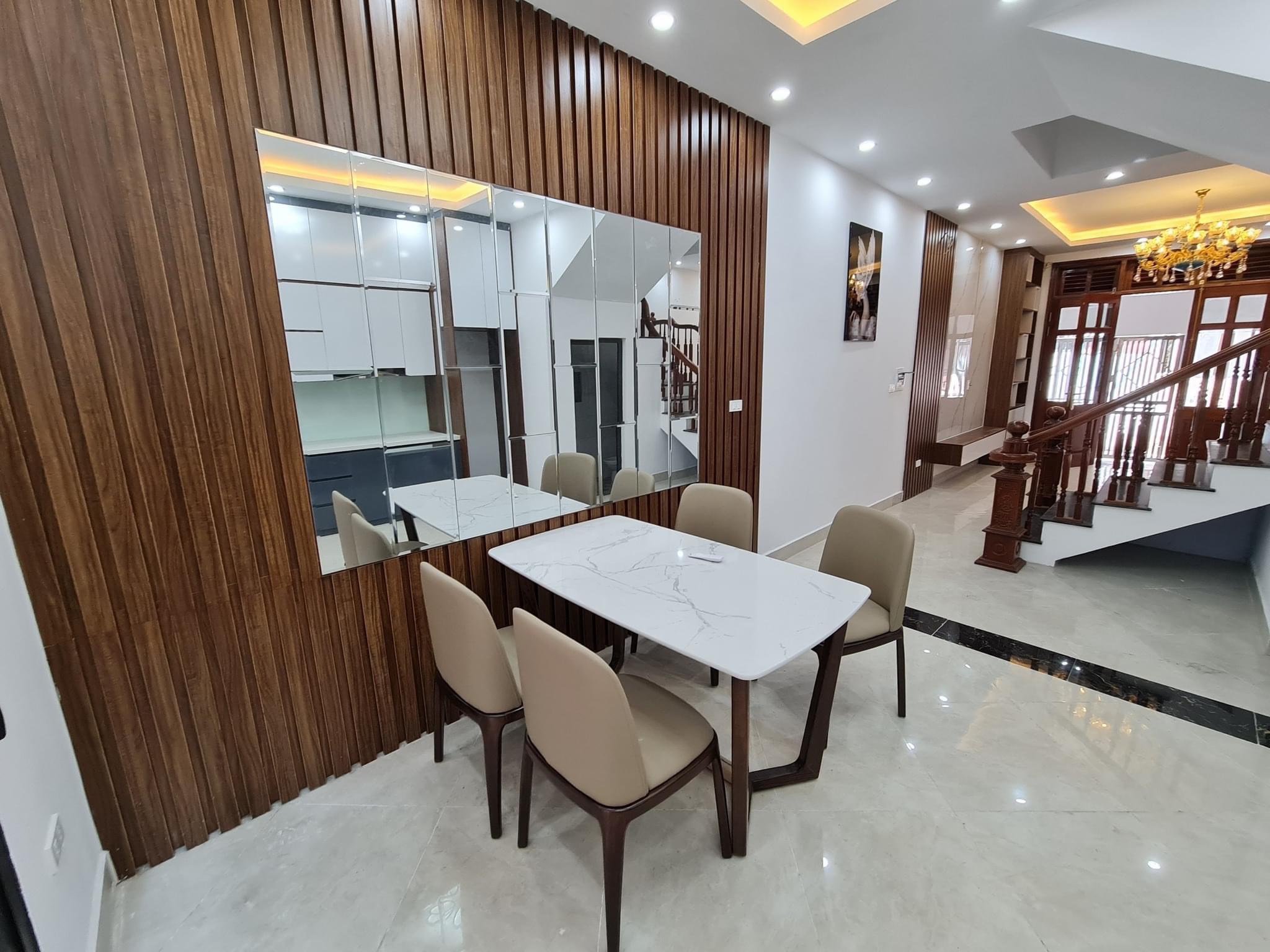 Bán nhà ngõ 2C Mai Động 40m² x 4 tầng giá 3 tỷ rẻ nhất quận Hoàng Mai