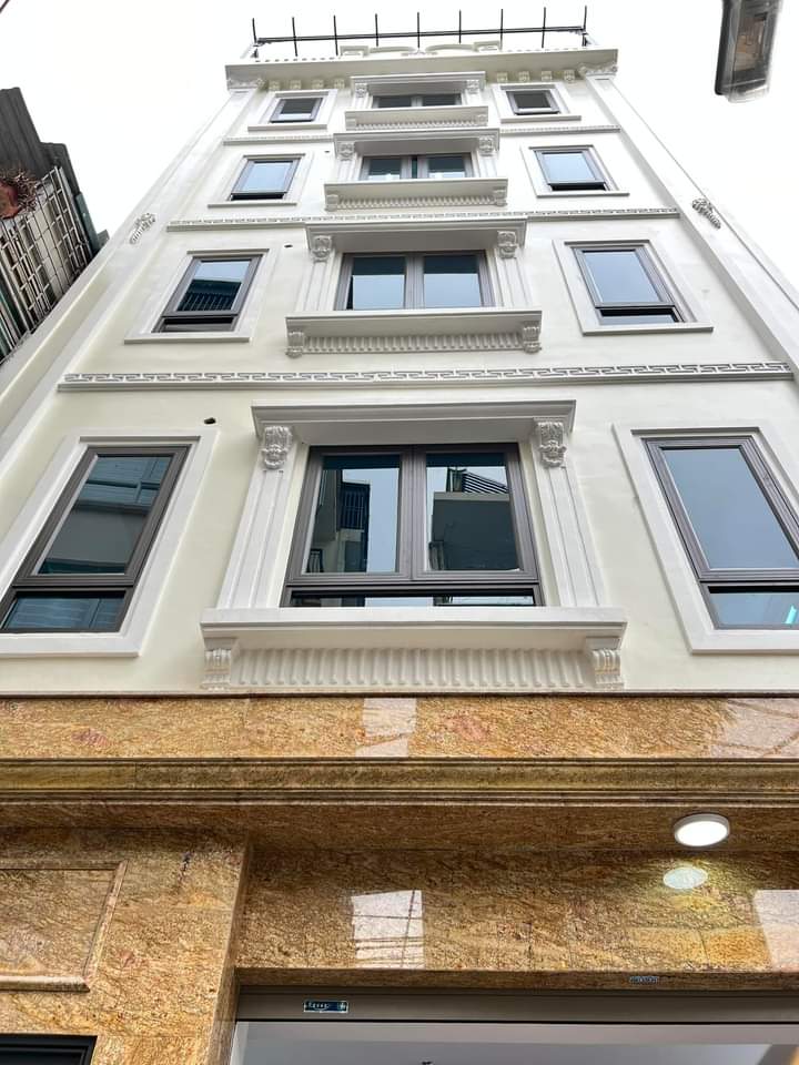 TOÀ 9 TẦNG, DÒNG TIỀN 2.2 TỶ/NĂM, VIEW HỒ, CĂN HỘ CHO THUÊ Cầu Giấy. MB 90M². Chào 25 tỷ.