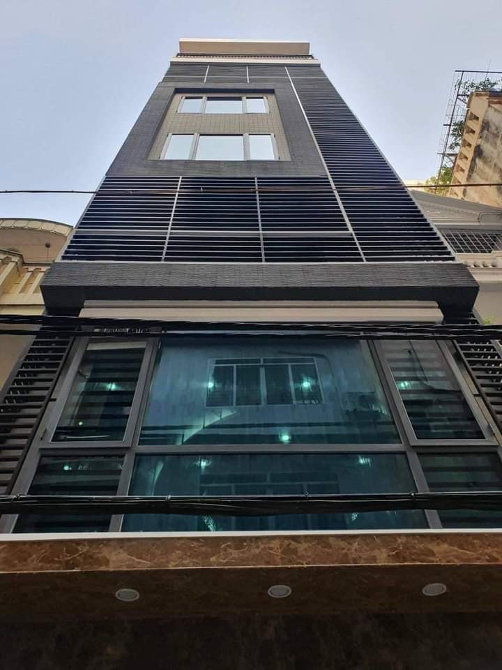 C.C BÁN TOÀ 6 TẦNG, Ô TÔ, Phố Hoàng Văn Thái. MB 66m². Chào 13.6 tỷ.