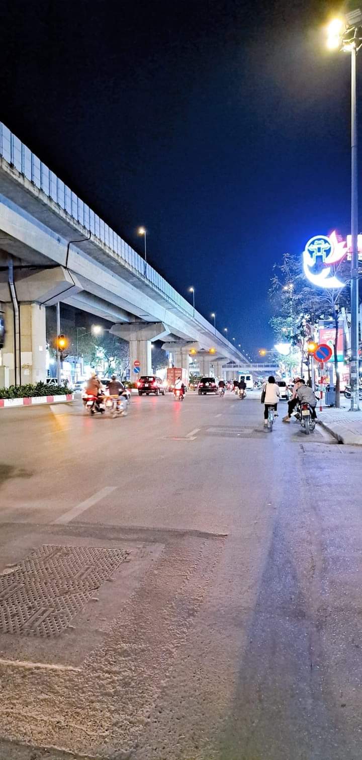 TOÀ 10 TẦNG, TRUNG TÂM TIỆC CƯỚI TẦNG. MẶT PHỐ Đại La. MB 140M². Chào 49.2 tỷ.