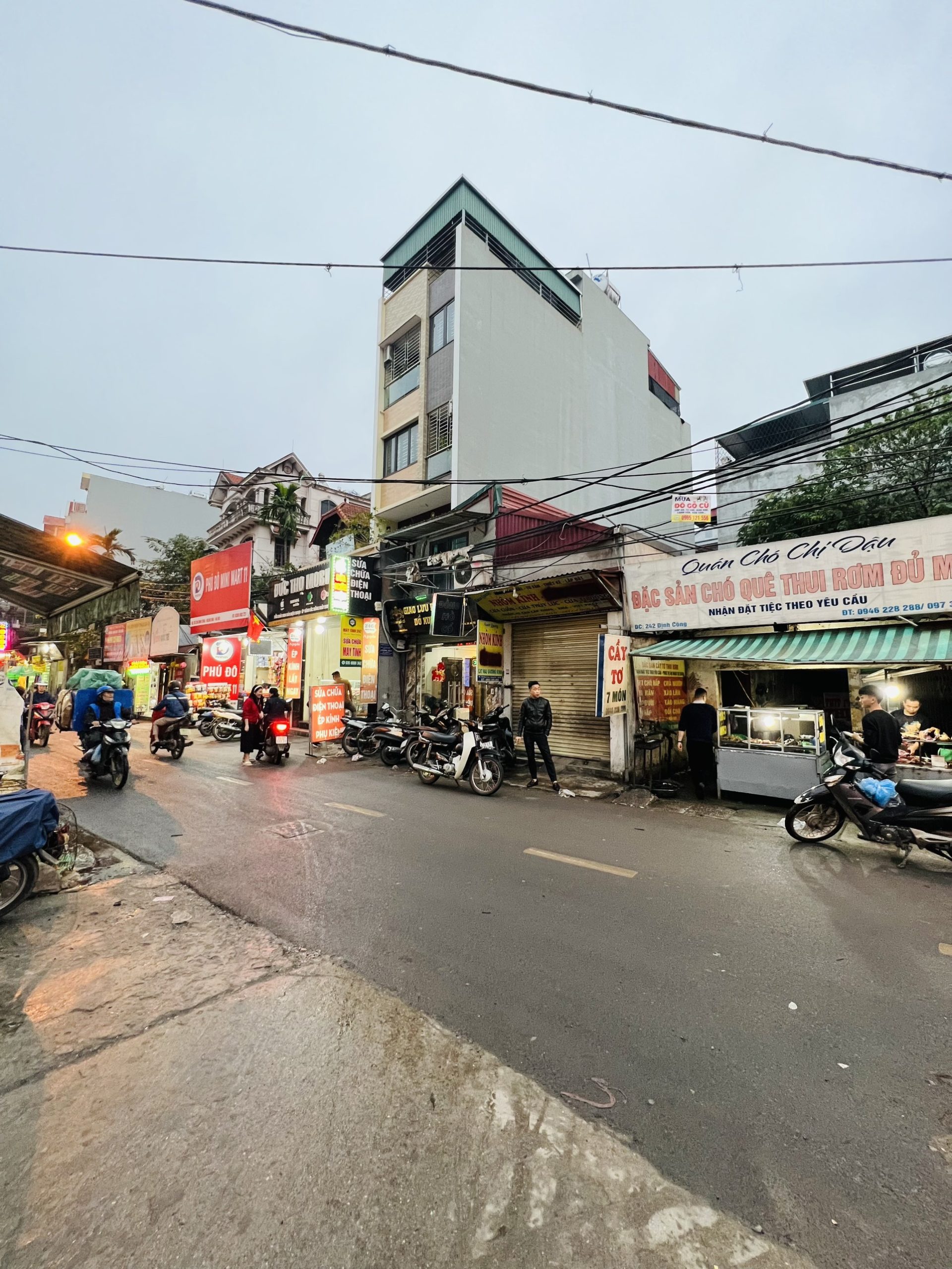 Bán Nhà mặt phố Định Công, kinh doanh sầm uất, đa dạng