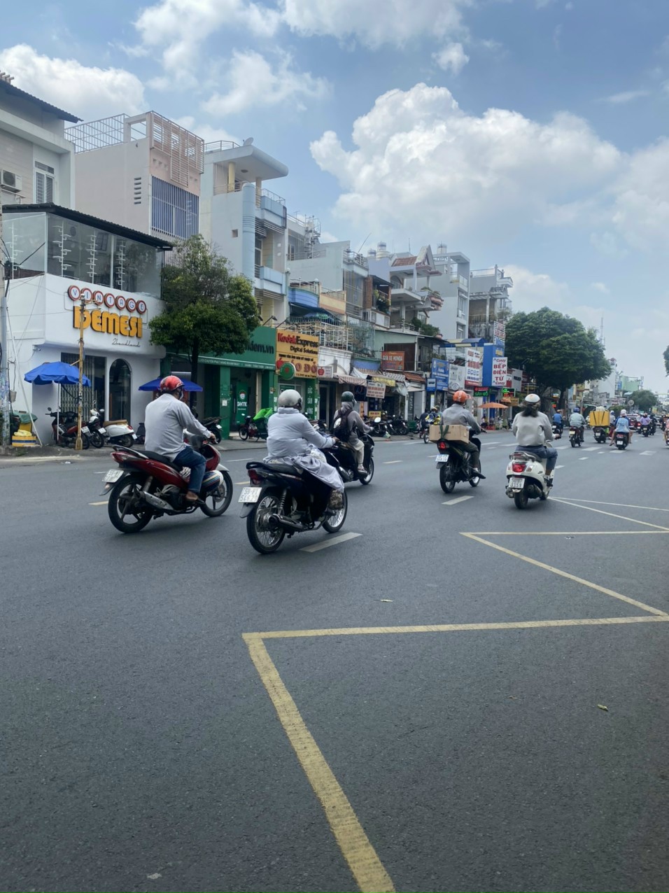 Chủ Ngộp Cần Bán Nhanh Nhà MẶT TIỀN Trần Thị Nghỉ, P.7 _ 5m x 20m ( 1 Trệt + 1 Lửng )