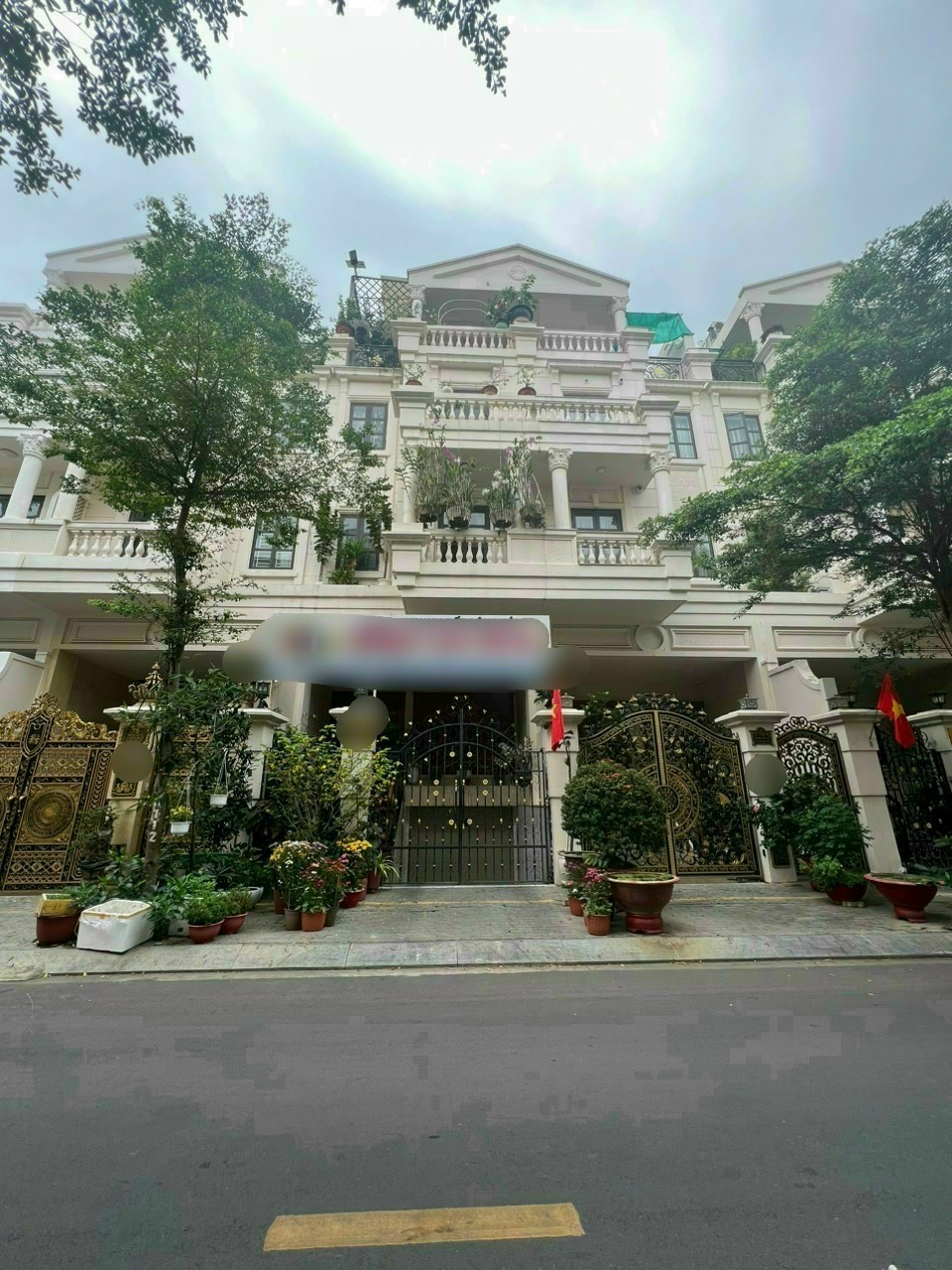 Nhà Phố CiTyLand Park Hills Phan Văn Trị, P.10 _ 5m x 20m ( Có Hầm, Nhà Hoàn Thiện, Có Thanh Máy )