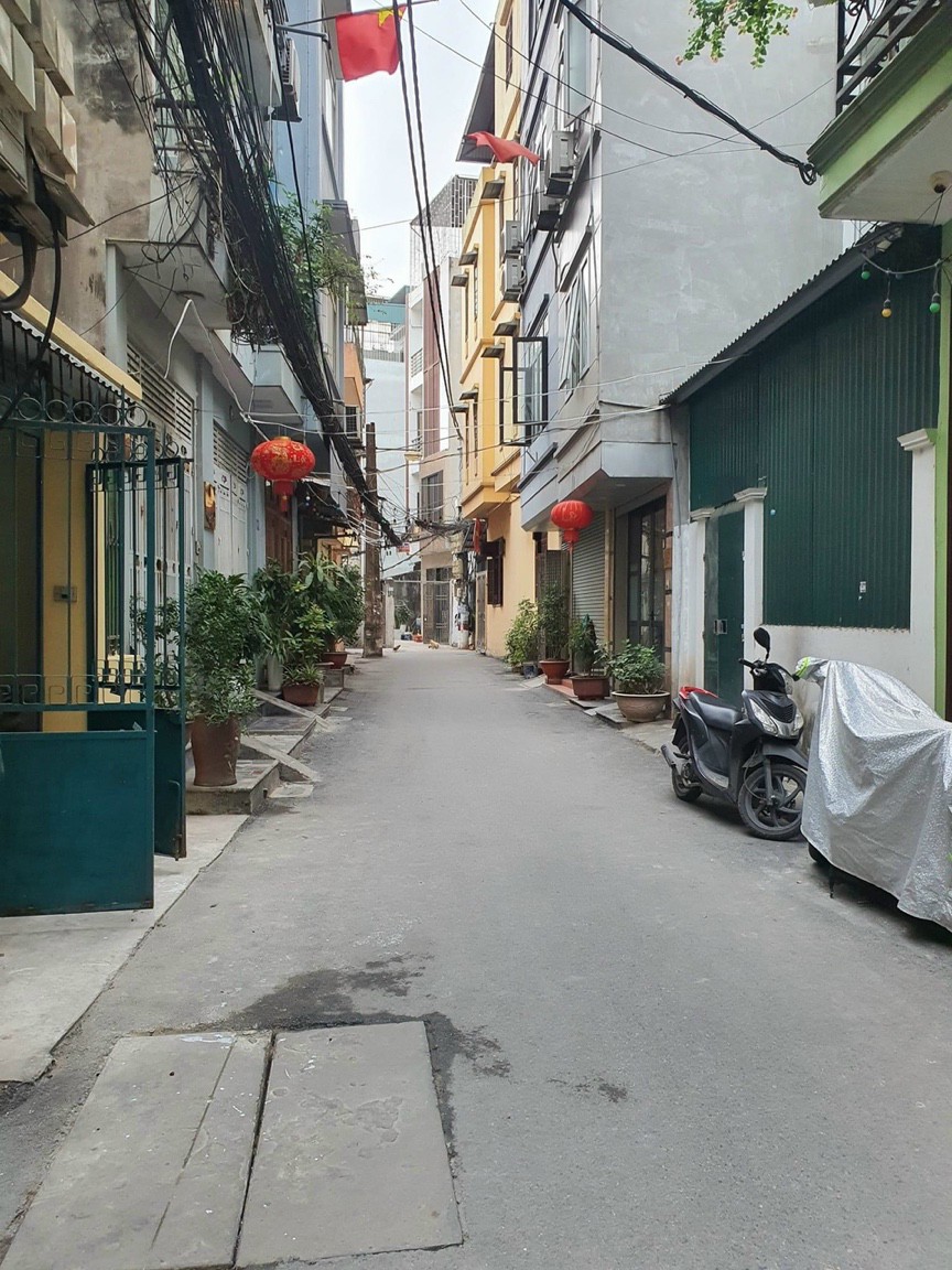 CHỈ 3.9 TỶ, 33/35M x 4 TẦNG, 4 NGỦ PHỐ TRƯƠNG ĐỊNH - MẶT NGÕ Ô TÔ - THÔNG KINH DOANH LÔ GÓC - NHÀ DÂN XÂY ĐẸP Ở NGAY GẦN BẾN XE GIÁP KIM ĐỒNG GIẢI PHÓNG