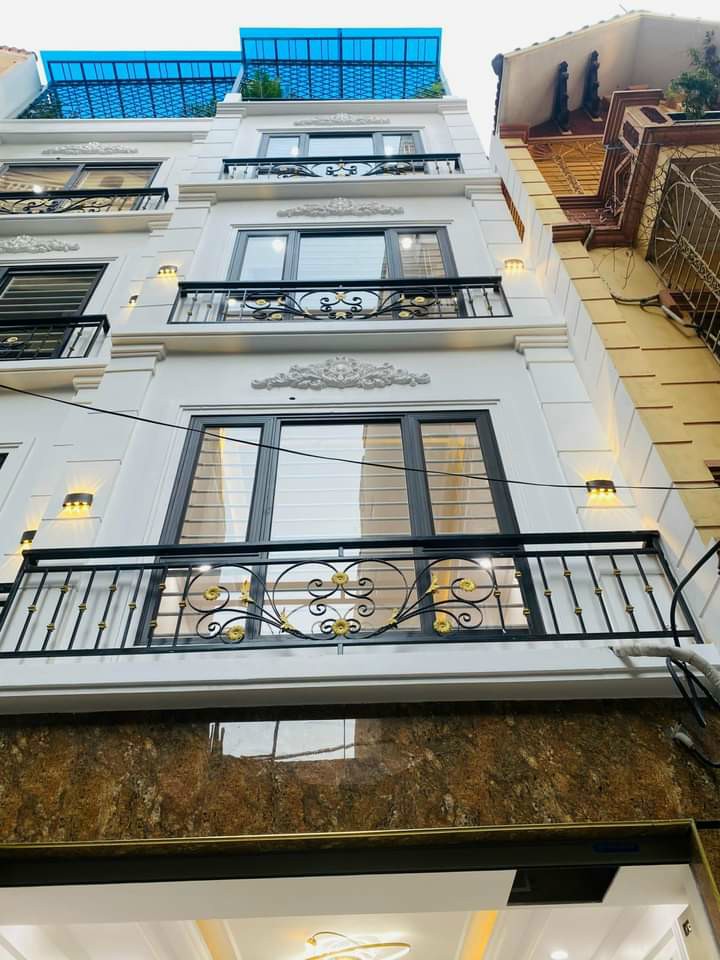 Bán nhà Hà Đông Hà Nội. Làng Việt Kiều Châu Âu 40m2 5 tầng mặt tiền 4.2m thang máy nhập ô tô vào nhà giá chỉ 6.5 Tỷ