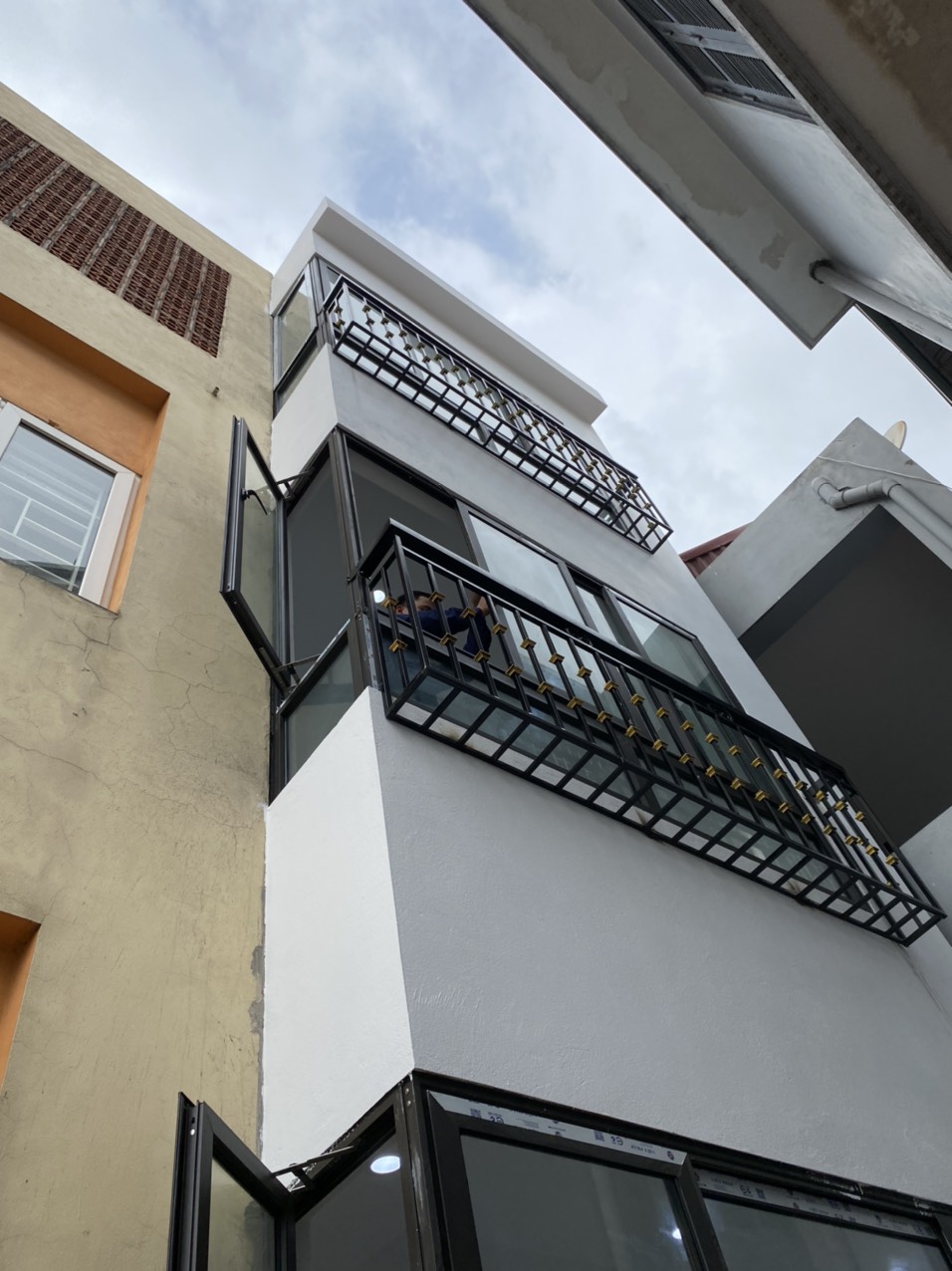 Quá rẻ 3.85 tỷ nhà mới Xây 4 tầng mặt tiền rộng ở ngay bán nhà phố Phan Đình Giót La Khê