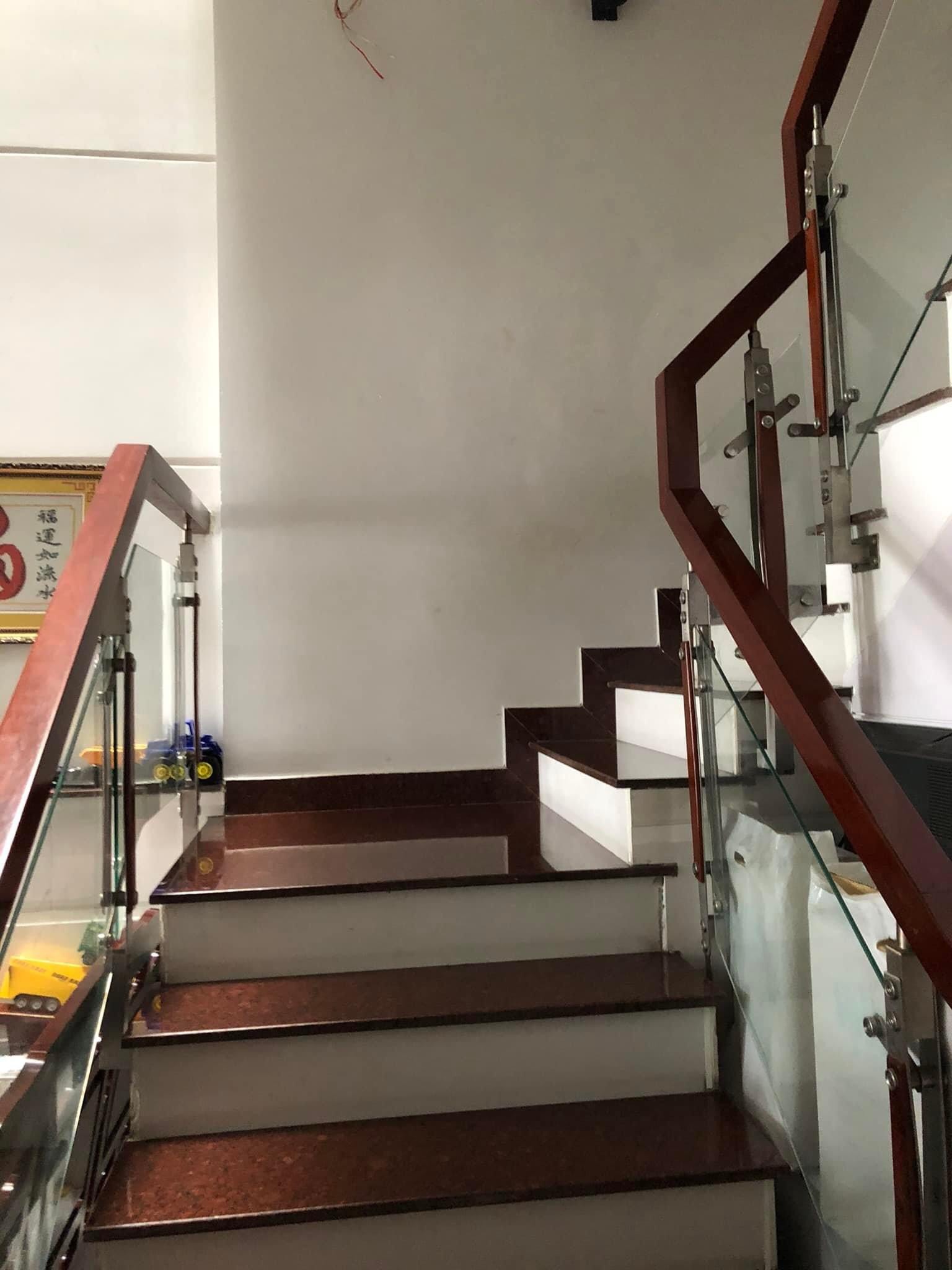 Bán nhà mới Hoàng Hoa Thám- 5 tầng. Ngang tận 4m. Giá nhỉnh 6 tỷ