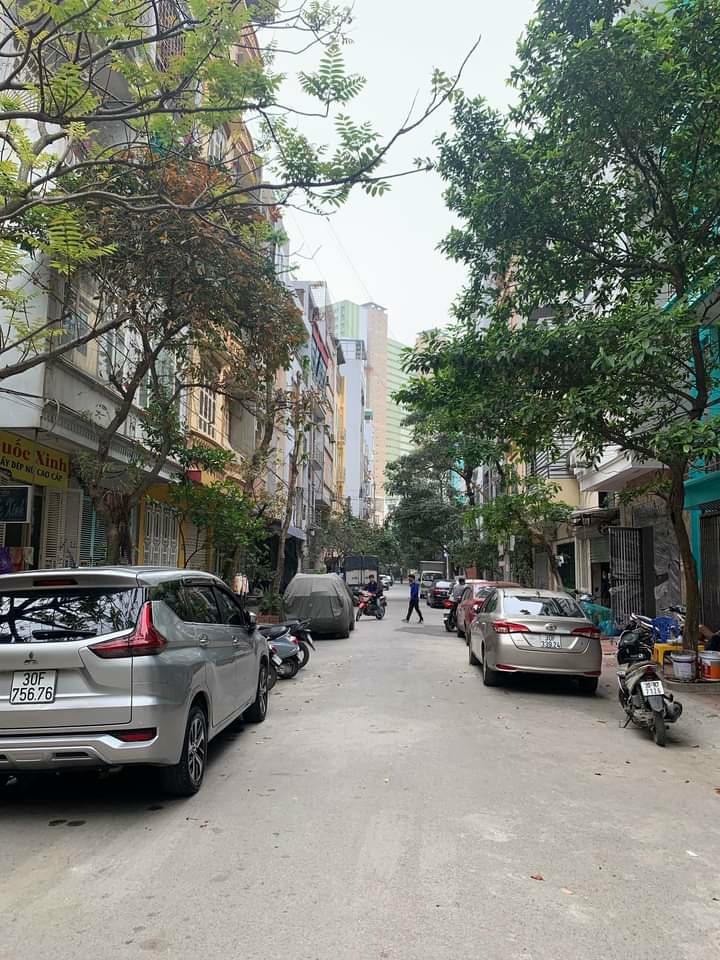 Bán nhà Vũ Trọng Khánh Phân lô LK vỉa hè rộng 3 ô tô tránh 40m2 5 tầng giá 8.x tỷ