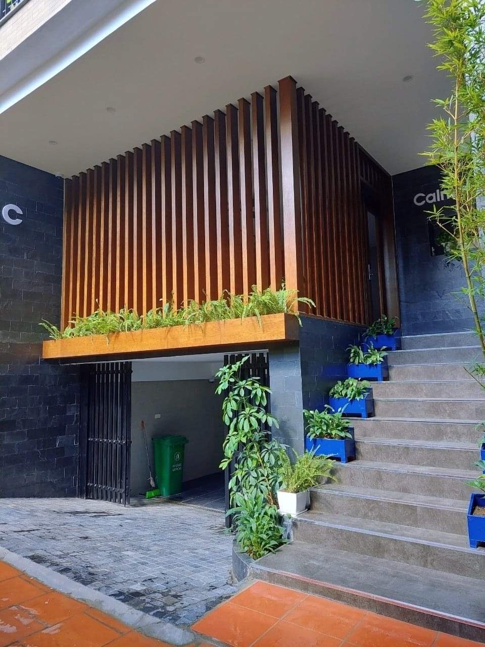 Bán nhà phố Vũ Đức Thận, cạnh Vinhomes Long Biên, 6 tầng thang máy - giá 17 tỷ.