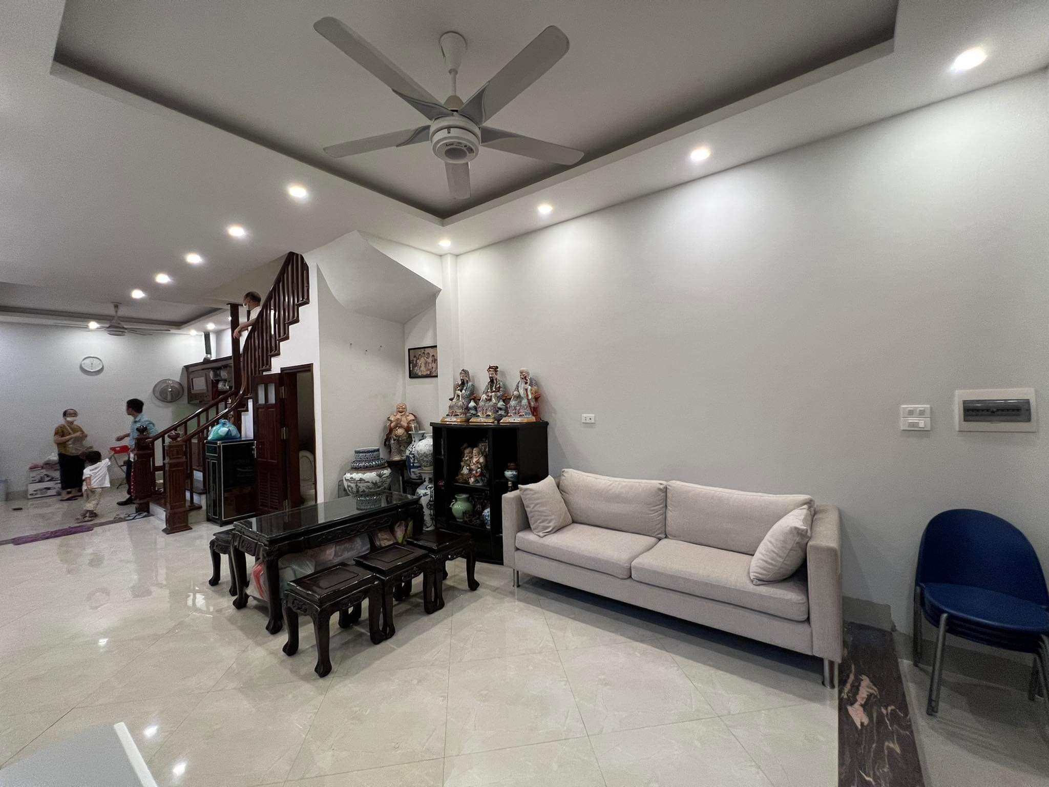 Bán nhà phố Ngô Gia Tự, nhà 5 tầng, mặt tiền 5m. Ô tô vào nhà, Giá chỉ 6 tỷ.