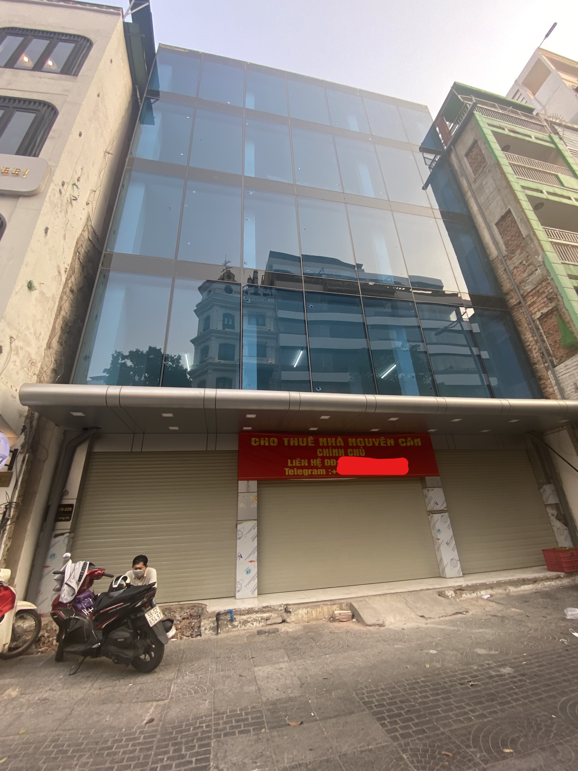 Cho thuê tòa nhà mặt tiền Lý Tự Trọng, P. Bến Thành, Quận 1, DT: 12x20M, 5 tầng, giá chỉ 630 triệu/tháng